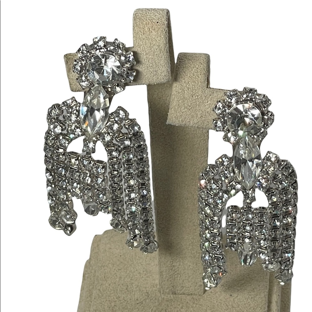 Vintage Weiss 1960s Crystal sparkle dangle fancy party gala clip on earrings